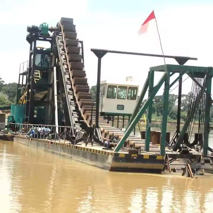 Bucket Chain Gold Dredger